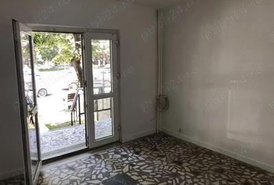 Spațiu comercial, de 13 mp, în Central - 4