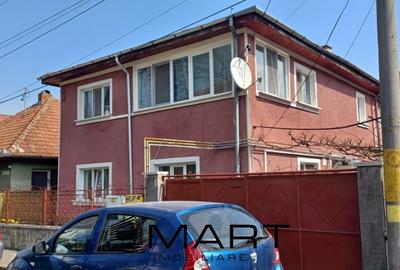 Casă individuală cu 6 camere cu Canalizare în Noua - 1