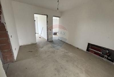 Casă cu 8 camere cu Teren 520 Mp în Săftica - 16