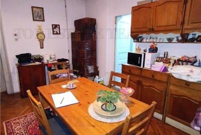 Vila cu aspect de conac in centrul Ploiestiului, ideala pentru locuinta, birou s - 14