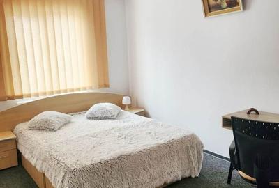 Apartament cu 3 camere decomandat în Tractorul - 6