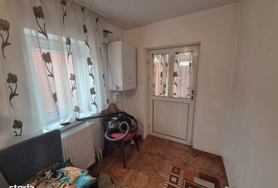 Casă cu 4 camere cu Canalizare în Central - 9