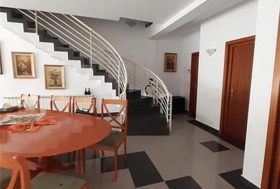 Casă cu 6 camere cu Teren 430 Mp în Central - 2
