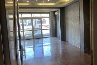 Spațiu comercial, de 322 mp, în Central - 8