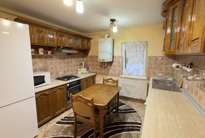 Apartament Decomandat 4 camere MV1, Etaj 1 - Str. Liszt Ferenc - Carei - 2