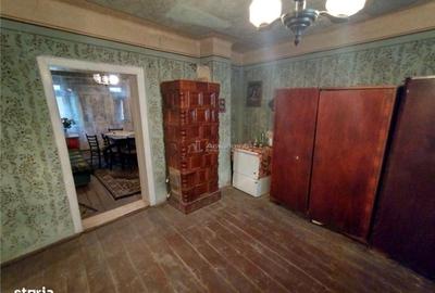 Casă cu 6 camere cu Teren 40 Mp în Sasca Montană - 8
