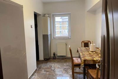 Apartament cu 3 camere decomandat în Central - 3
