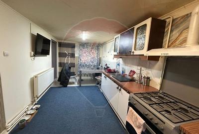 Casă cu 5 camere cu Teren 178 Mp în Central - 8