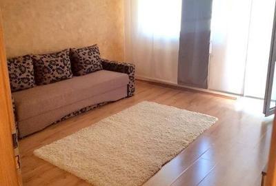 Garsonieră decomandată în Gorjului