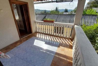 Casă cu 6 camere în Bezdead - 4