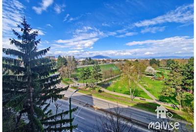 Apartament 3 camere de vanzare, str.Tudor Vladimirescu - 15