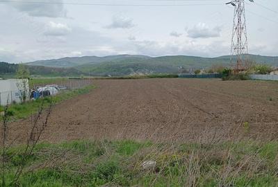 Teren de 3733 mp, în Central - 3