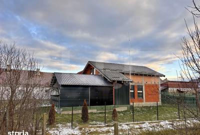Casă cu 4 camere cu Teren 532 Mp în Lazuri - 1