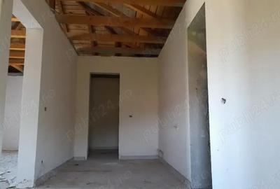Casă cu 6 camere cu Teren 1100 Mp în Traian - 3