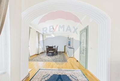 Casă cu 7 camere cu Teren 605 Mp în Snagov - 11