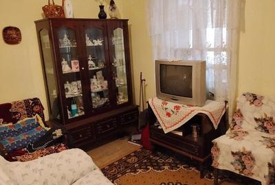 Casă cu Teren 558 Mp în Ișalnița - 1