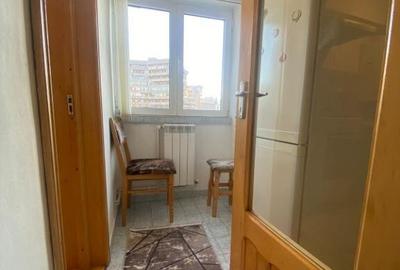 Garsoniera vis a vis de Hala Centrala, etaj 2 - 3