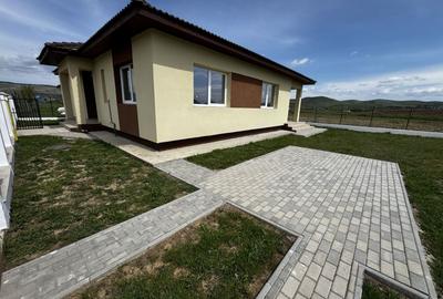 Casă individuală cu 4 camere cu Canalizare în Micești - 3