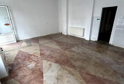 Spatiu Comercial de inchiriat in Sibiu pe Semaforului bl. 19 Pret negociabil - 4