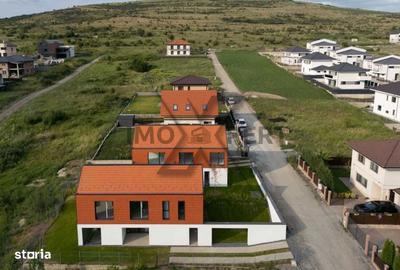 Casă cu 4 camere cu Canalizare în Central