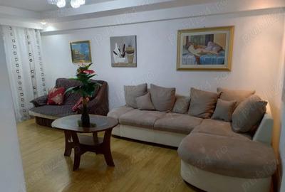 Apartament cu 3 camere decomandat în Central - 1