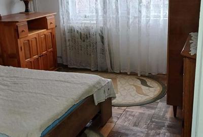 Vand apartament 3 camere zona Stomatologie, etaj 1 - 8