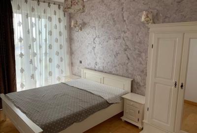 Apartament cu 3 camere decomandat, mobilat în Tineretului