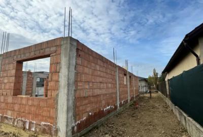 Casă cu 4 camere cu Teren 750 Mp în Central