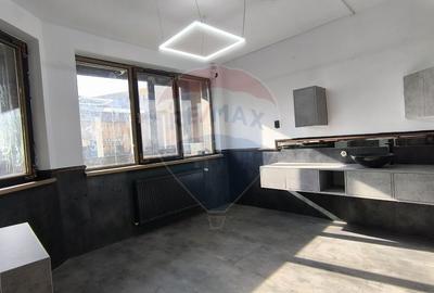Spațiu comercial, de 165 mp, în Plopilor - 15