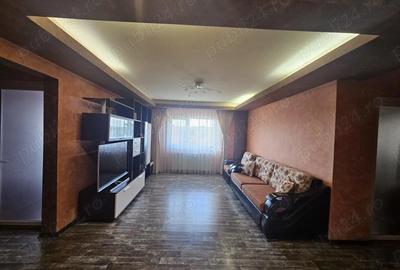 Apartament cu 4 camere decomandat în Central - 3