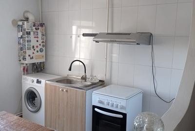 Garsonieră decomandată în Beiu - 5