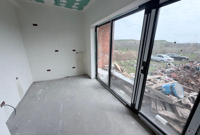 Duplex cu 4 camere cu Canalizare în Sud - 6