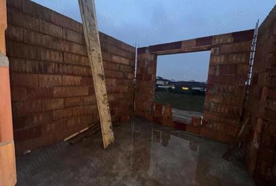 Casă cu 4 camere cu Canalizare în Chișoda