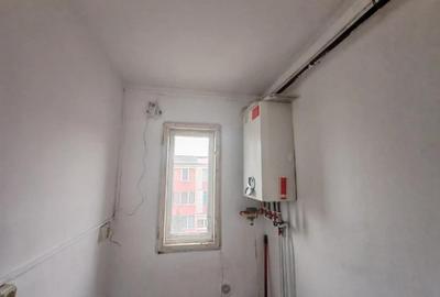 Rapsodiei, 2 camere nedecomandat, etaj 4,plus uscatorie ,ocupabil,pret 42.000 euro - 2