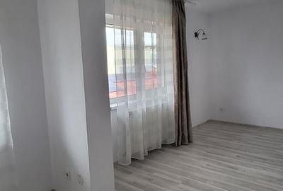 Spațiu comercial, de 30 mp, în Central - 8