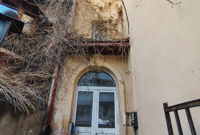 Casă cu 12 camere cu Teren 160 Mp în Dorobanți - 1