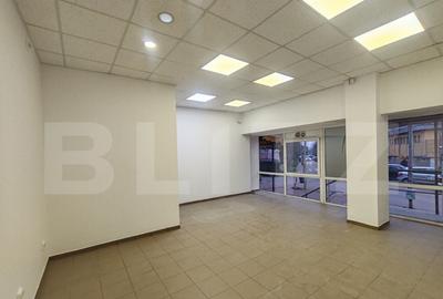 Spatiu comercial, 50 mp, vitrina, Zamca - 2