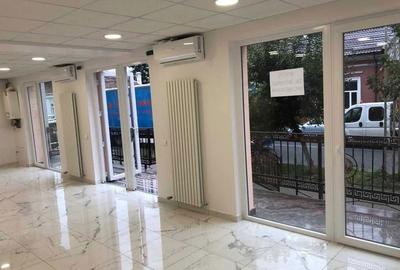 Spațiu comercial, de 53 mp, în Central - 2