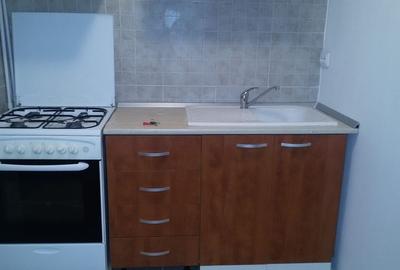 Garsoniera renovata, baie proprie, mobilata - Micro 40, langa Mall - 2