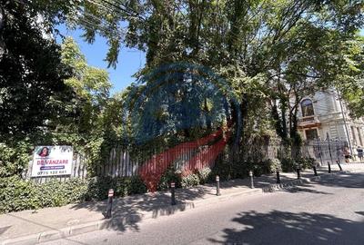 Teren de 706 mp, în Central - 4