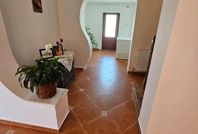 Casă cu 4 camere cu Teren 700 Mp în Central - 5