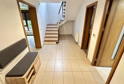 Duplex cu 4 camere cu Canalizare în Central - 5