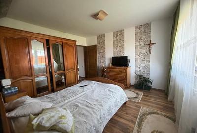 Casă individuală cu 5 camere cu Canalizare în Curteni - 12