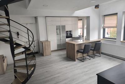 Penthouse 3 camere, 2 bai, dressing 90 mp Cornisa