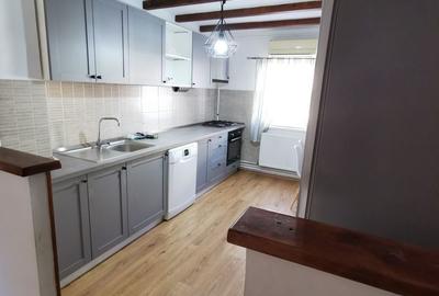 Apartament cu 3 camere decomandat în Lotrioara - 3
