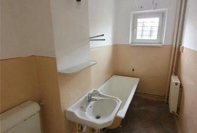 Apartament doua camere, decomandat, etaj unu, CT termopan, bloc anvelopat Zimbru - 6