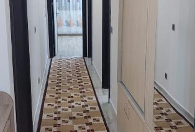 Apartament cu 3 camere decomandat în Tractorul - 12
