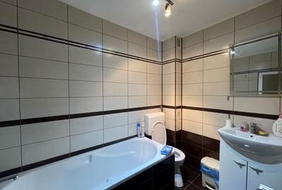 Tomis I, vila P+1 cu 4 camere, 2 balcoane, curte, loc de parcare - 18