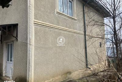 Casă cu 4 camere cu Teren 931 Mp în Movileni - 2