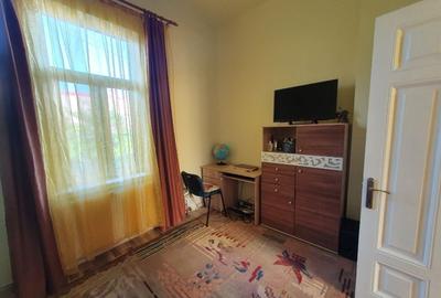 Apartament cu 3 camere decomandat în Central - 2